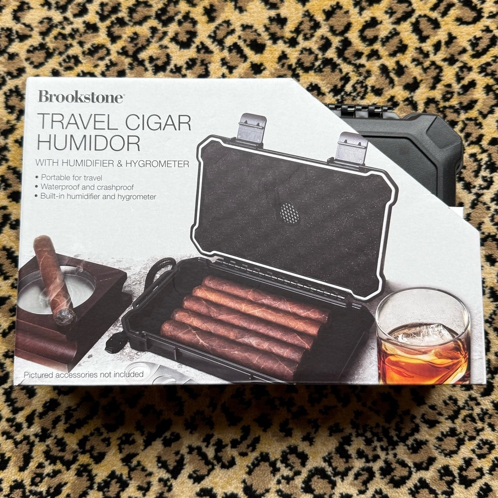 Travel Cigar Humidor (NIB)